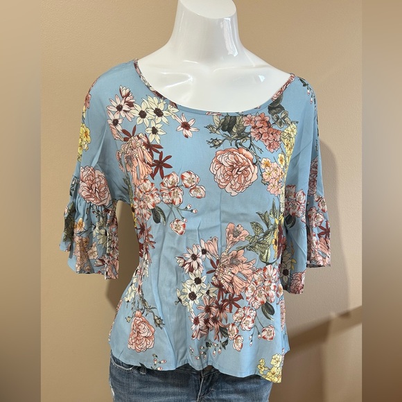 C’EST MOI FLORAL BLOUSE RUFFLED SLEEVY IN SIZE MEDIUM - Picture 4 of 8